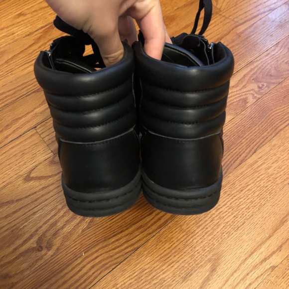 Black CHANEL sneakers size 7.5 like new - Picture 4 of 8